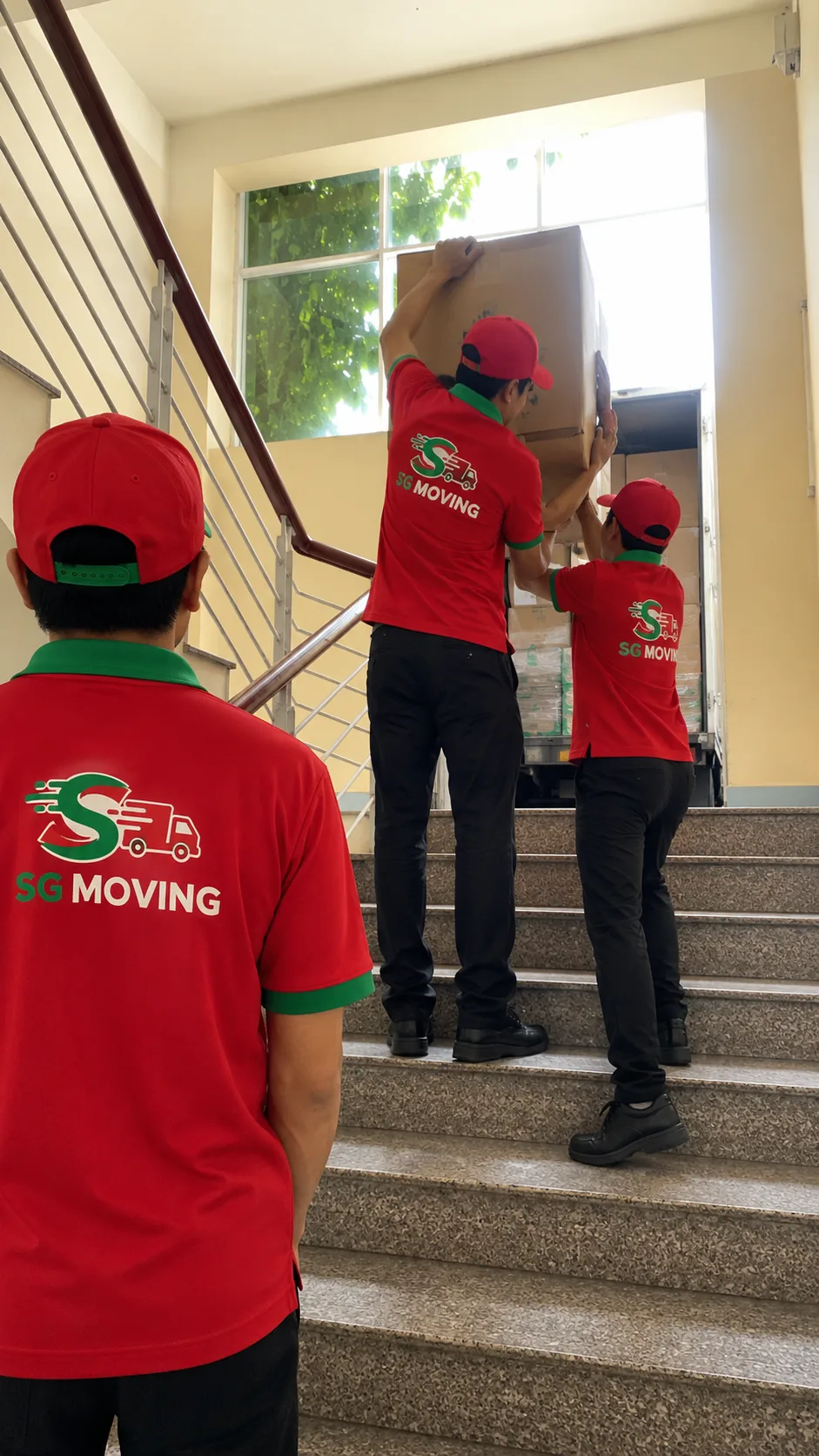 Đội ngũ nhân viên dịch vụ chuyển nhà chuyên nghiệp